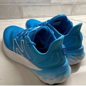 New Balance Womens Fresh Foam Roav V2 Size 7 Vibrant Sky